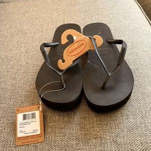 Size 7/8 Havaianas